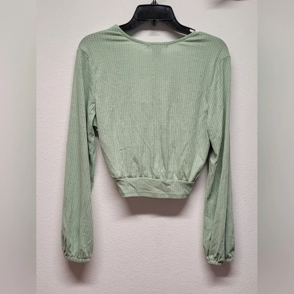 From Nordstrom Ribbed Twist Knot V-Neck Long Sleeve Womens Crop Top M Green - Picture 3 of 5